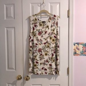 Used J.Jill cotton shell top.  Soft, stretchy material.  Size L, fits XL.